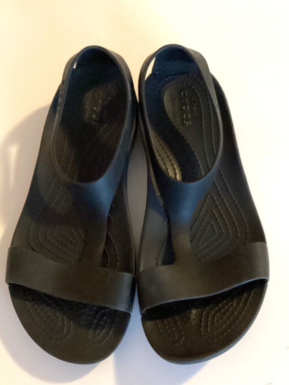 Crocs Women's Serena Sandals Black Size W6 Slip On Flats Lightweight Waterproof